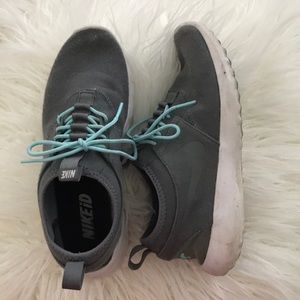 Nike Tennis Shoes Women 8